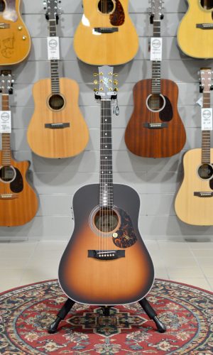 Maton Troubadour Dreadnought w/Case